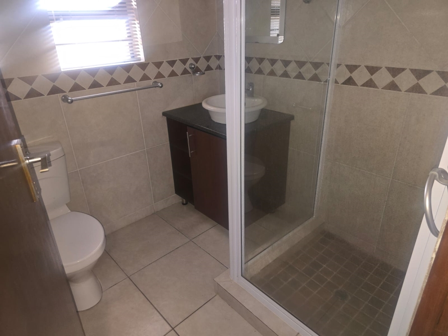 To Let 3 Bedroom Property for Rent in Naudeville Free State